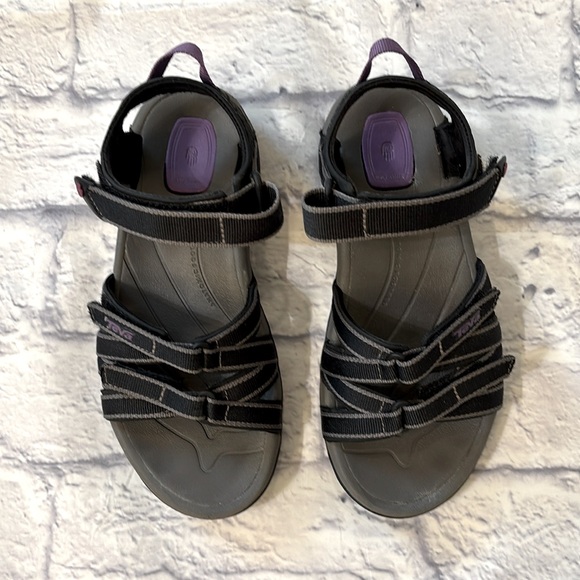 Teva Tirra Women’s Size 5 Sport Sandals Black and Purple with Velcro Straps - Picture 1 of 16